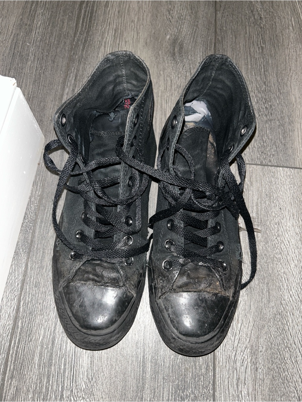 Women’s Smelly Worn Converse Shoes - Picture 4 of 5